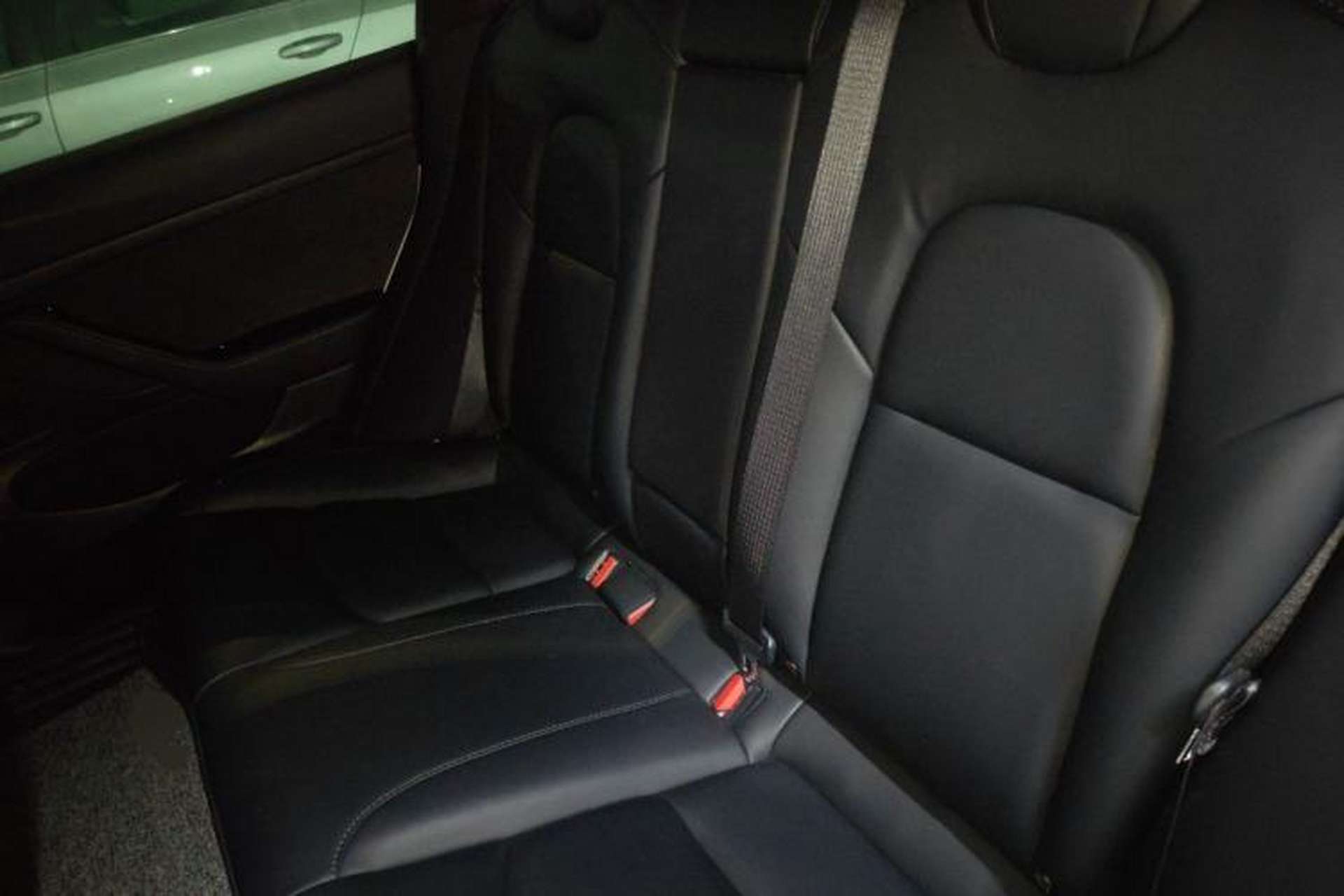 Used Tesla Model 3 2019 Standard Range Rear-Wheel Drive Upgraded Version (60 kWh) Left Rear Seat