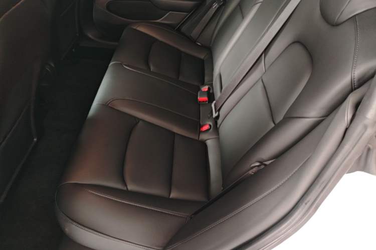 Used Tesla Model 3 2019 Long-Range Rear-Wheel-Drive Version Left Rear Seat