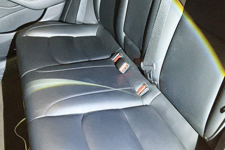 Used Tesla Model 3 2019 Standard Range Rear-Wheel Drive Upgraded Version (52 kWh) Left Rear Seat