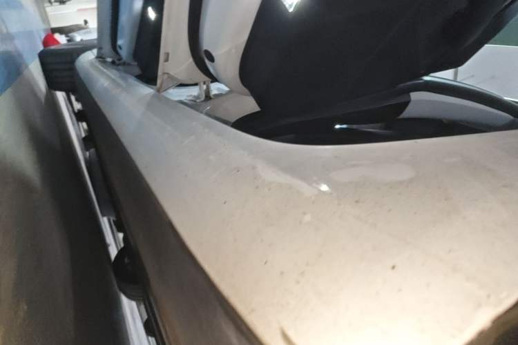 Used Tesla Model 3 2019 Long-Range All-Wheel-Drive Version Left Side Sill