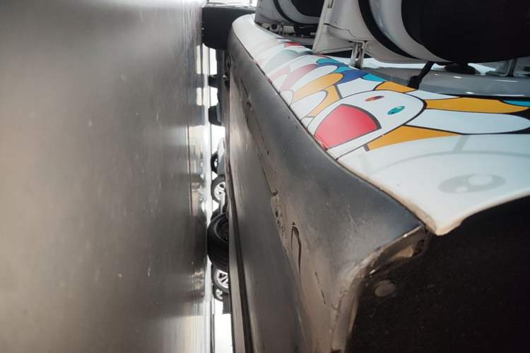 Used Tesla Model 3 2019 Long-Range All-Wheel-Drive Version Left Side Sill