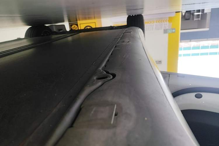 Used Tesla Model 3 2019 Long-Range Rear-Wheel-Drive Version Left Side Sill