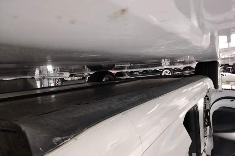 Used Tesla Model 3 2019 Standard Range Rear-Drive Upgraded Version Left Side Sill