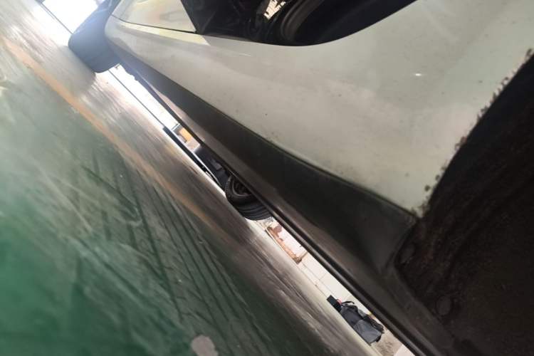 Used Tesla Model 3 2019 Standard Range Rear-Drive Upgraded Version Left Side Sill
