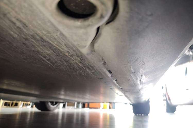 Used Tesla Model 3 2019 Standard Range Rear-Wheel Drive Upgraded Version (52 kWh) Left Side Sill
