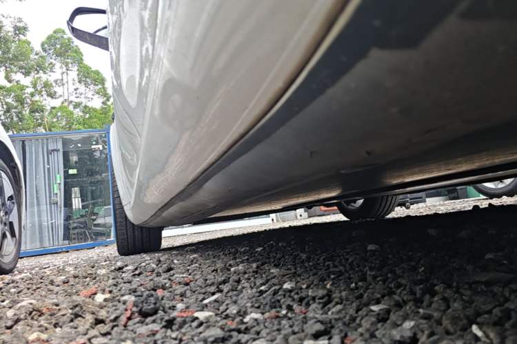 Used Tesla Model 3 2019 Standard Range Rear-Drive Upgraded Version Left Side Sill