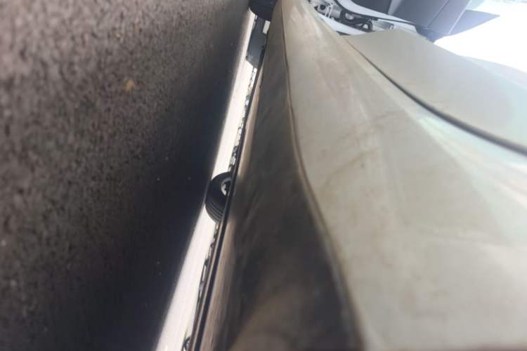 Used Tesla Model 3 2019 Standard Range Rear-Drive Upgraded Version Left Side Sill