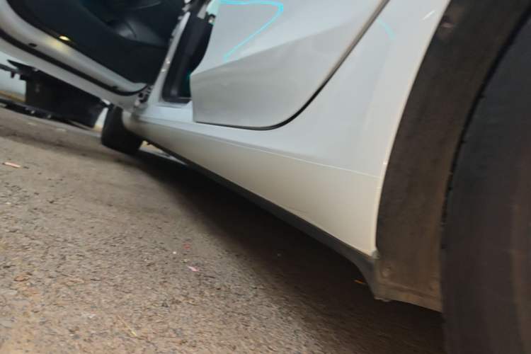 Used Tesla Model 3 2019 Standard Range Rear-Drive Upgraded Version Left Side Sill