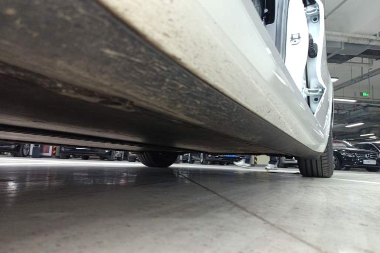 Used Tesla Model 3 2019 Standard Range Rear-Drive Upgraded Version Left Side Sill