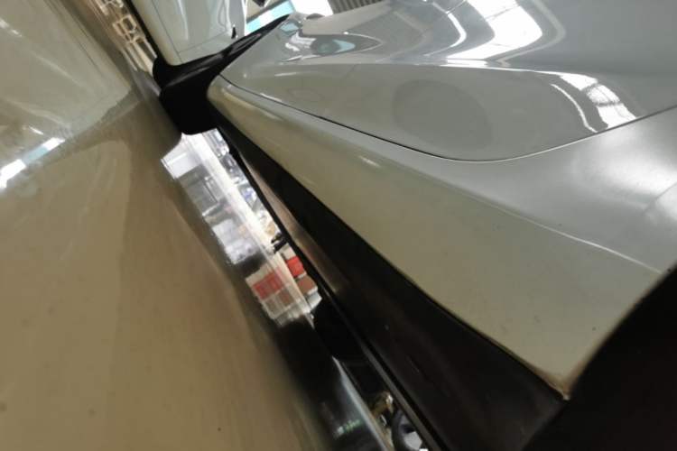 Used Tesla Model 3 2019 Standard Range Rear-Wheel Drive Upgraded Version (52 kWh) Left Side Sill
