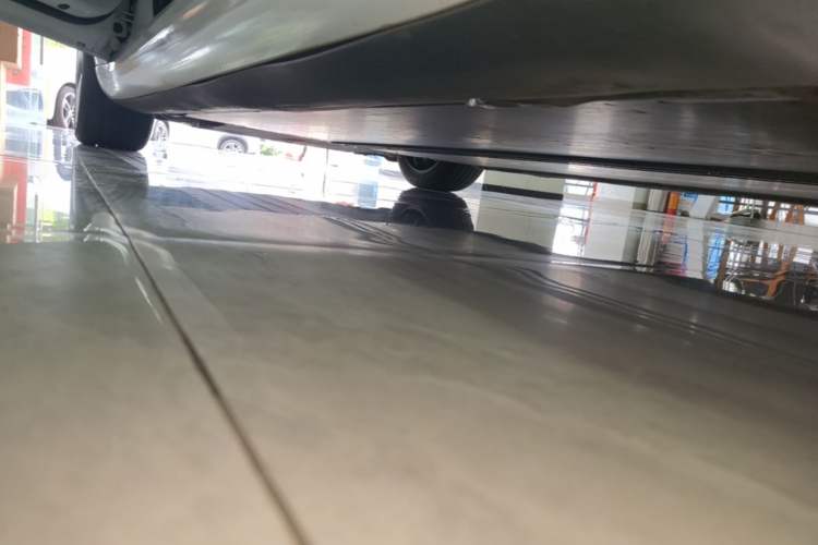 Used Tesla Model 3 2019 Long-Range Rear-Wheel-Drive Version Left Side Sill