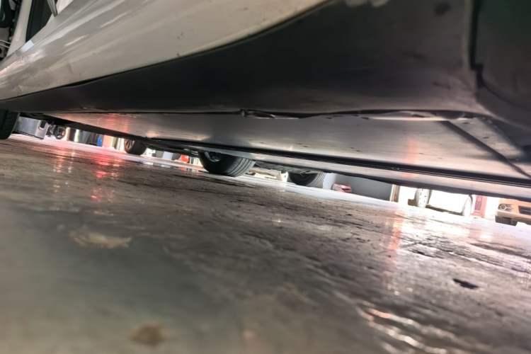 Used Tesla Model 3 2019 Standard Range Rear-Drive Upgraded Version Left Side Sill