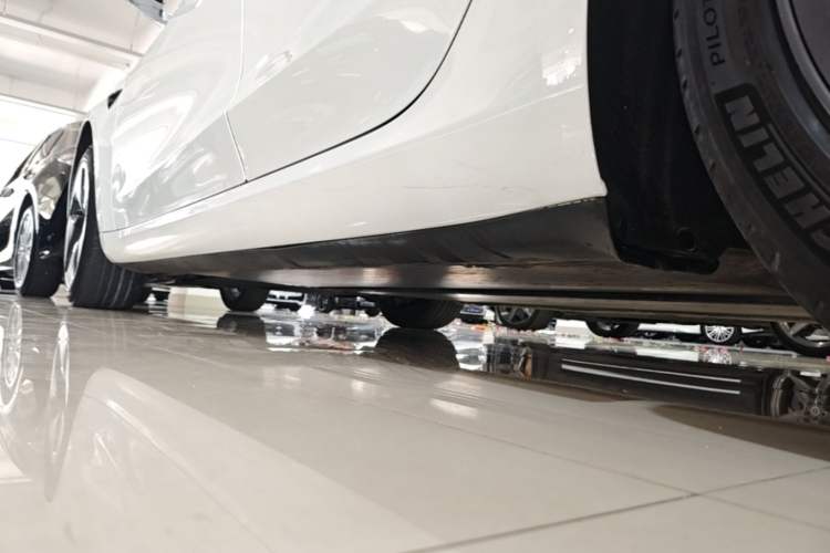 Used Tesla Model 3 2019 Standard Range Rear-Drive Upgraded Version Left Side Sill