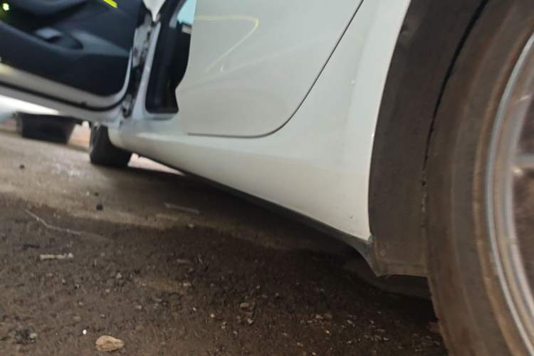 Used Tesla Model 3 2019 Standard Range Rear-Drive Upgraded Version Left Side Sill