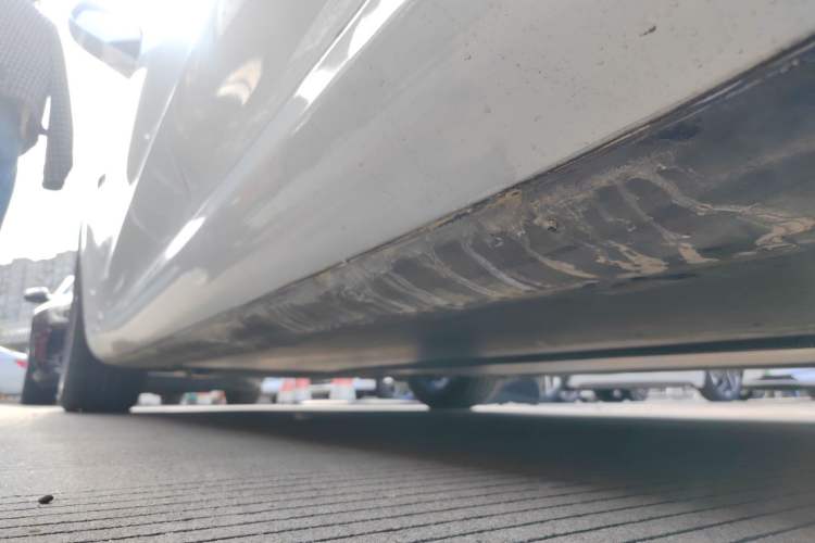 Used Tesla Model 3 2019 Standard Range Rear-Wheel Drive Upgraded Version (52 kWh) Left Side Sill