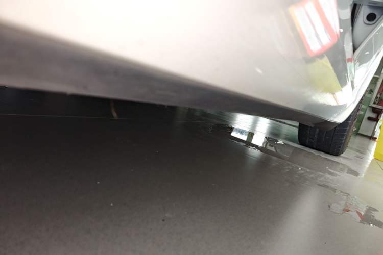 Used Tesla Model 3 2019 Long-Range Rear-Wheel-Drive Version Left Side Sill