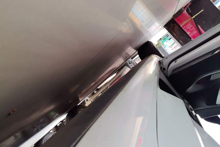 Used Tesla Model 3 2019 Standard Range Rear-Wheel Drive Upgraded Version (52 kWh) Left Side Sill