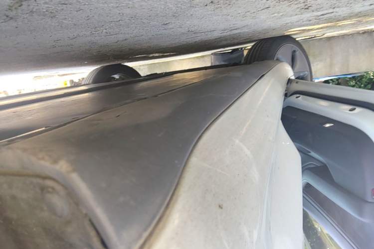 Used Tesla Model 3 2019 Standard Range Rear-Wheel Drive Upgraded Version (52 kWh) Left Side Sill