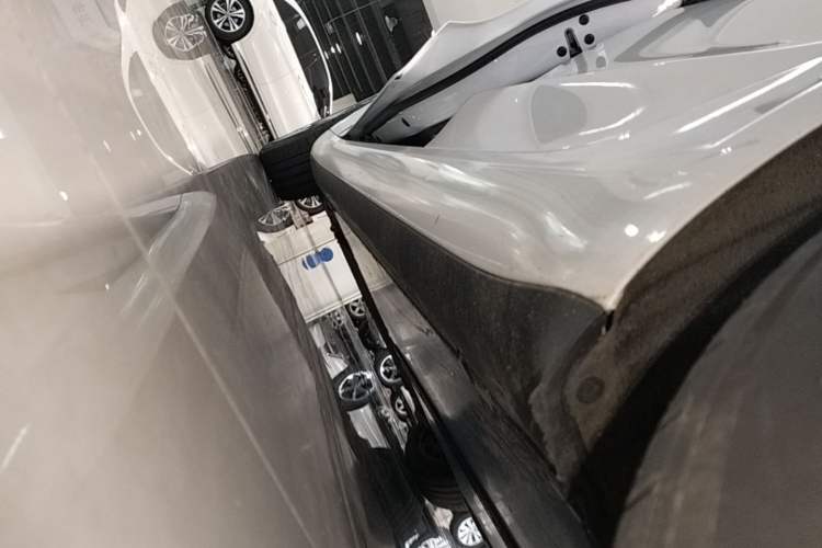 Used Tesla Model 3 2019 Standard Range Rear-Drive Upgraded Version Left Side Sill