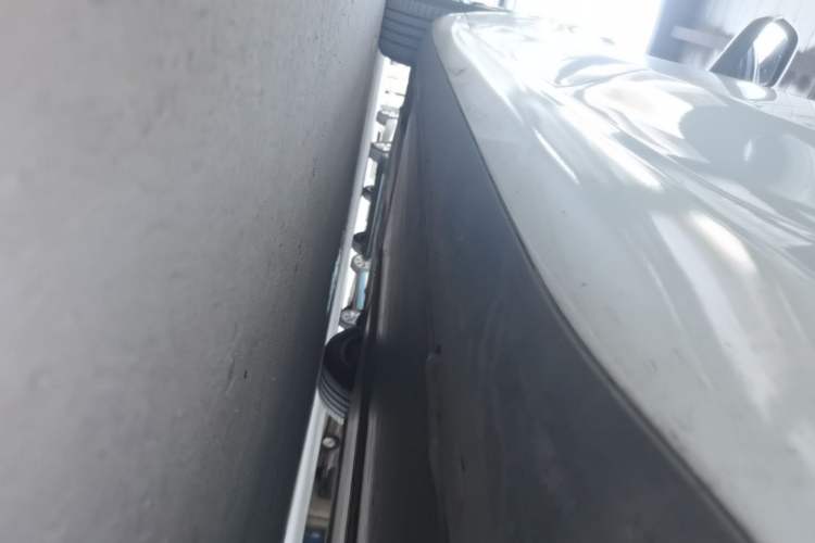 Used Tesla Model 3 2019 Standard Range Rear-Drive Upgraded Version Left Side Sill