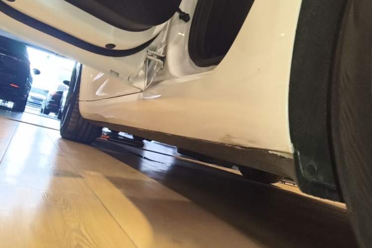 Used Tesla Model 3 2019 Standard Range Rear-Drive Upgraded Version Left Side Sill