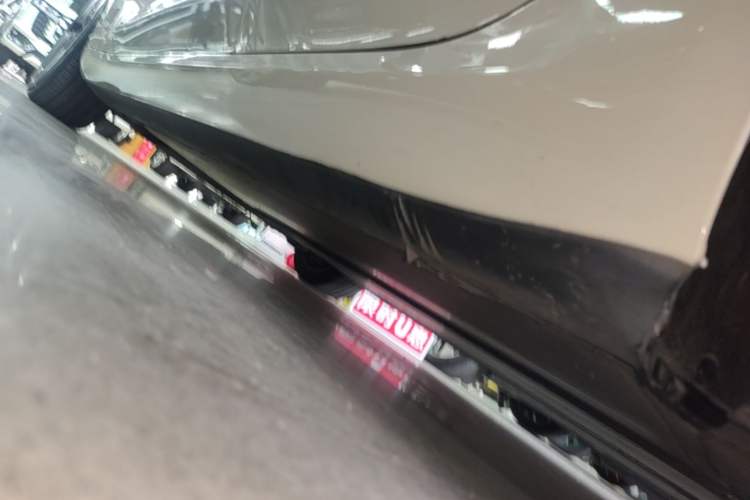Used Tesla Model 3 2019 Standard Range Rear-Drive Upgraded Version Left Side Sill