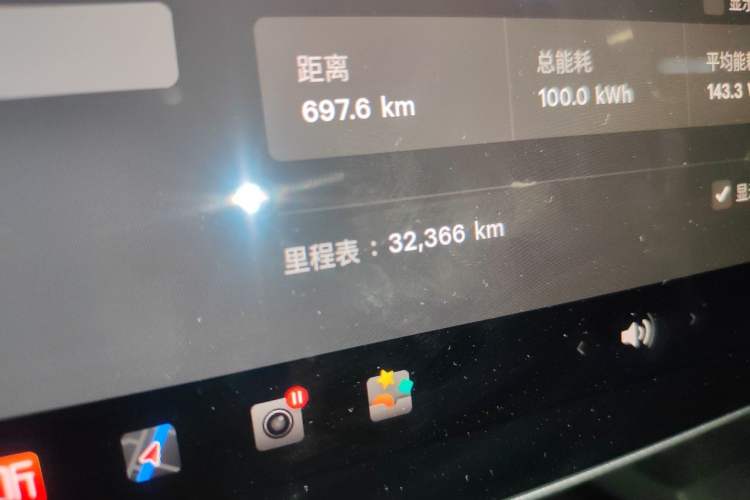 Used Tesla Model 3 2019 Long-Range Rear-Wheel-Drive Version Odometer Close Up