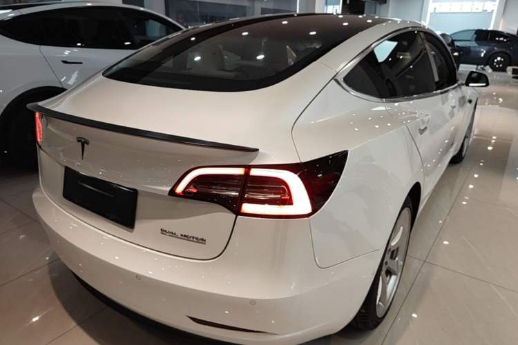 Used Tesla Model 3 2019 Performance High-Performance All-Wheel-Drive Version Rear Right 45 Deg