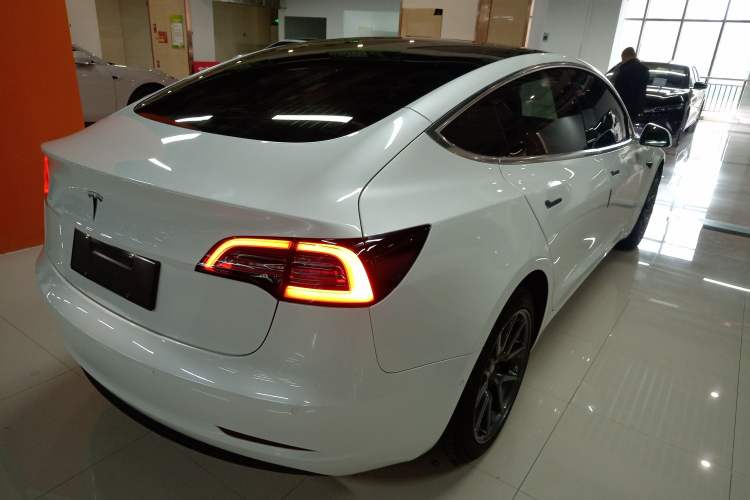 Used Tesla Model 3 2019 Standard Range Rear-Wheel Drive Upgraded Version (52 kWh) Rear Right 45 Deg