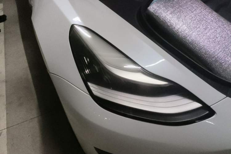 Used Tesla Model 3 2019 Standard Range Rear-Wheel Drive Upgraded Version (60 kWh) Right Front Headlight