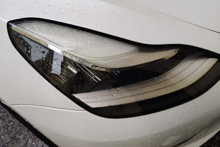 Used Tesla Model 3 2019 Long-Range All-Wheel-Drive Version Right Front Headlight