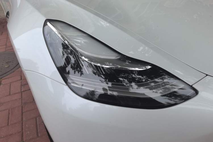 Used Tesla Model 3 2019 Standard Range Rear-Wheel Drive Upgraded Version (52 kWh) Right Front Headlight