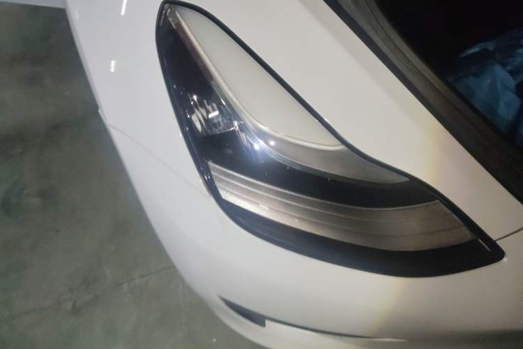 Used Tesla Model 3 2019 Standard Range Rear-Wheel Drive Upgraded Version (60 kWh) Right Front Headlight