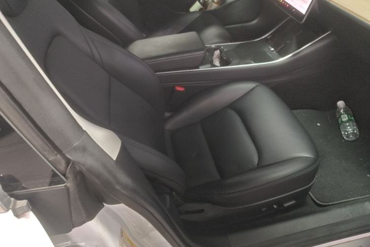 Used Tesla Model 3 2019 Long-Range All-Wheel-Drive Version Right Front Seat