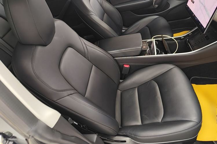 Used Tesla Model 3 2019 Long-Range Rear-Wheel-Drive Version Right Front Seat