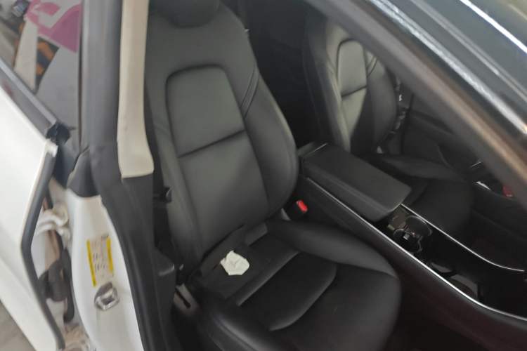 Used Tesla Model 3 2019 Long-Range Rear-Wheel-Drive Version Right Front Seat