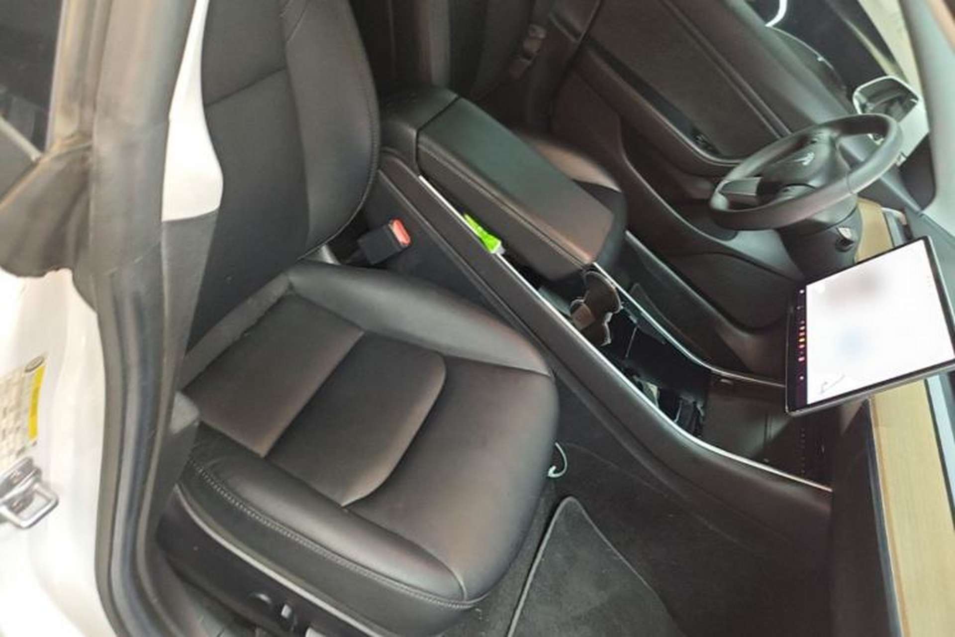 Used Tesla Model 3 2019 Standard Range Rear-Wheel Drive Upgraded Version (52 kWh) Right Front Seat