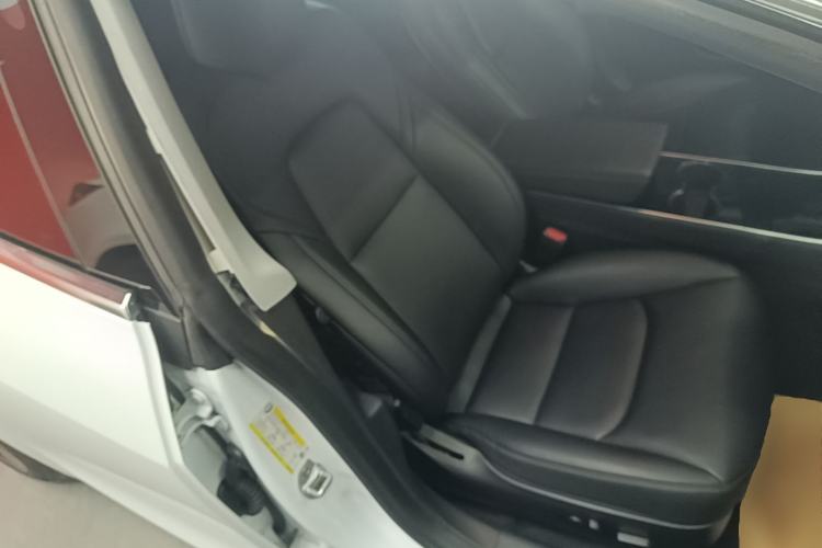 Used Tesla Model 3 2019 Standard Range Rear-Wheel Drive Upgraded Version (52 kWh) Right Front Seat