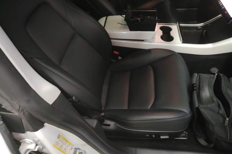Used Tesla Model 3 2019 Standard Range Rear-Wheel Drive Upgraded Version (60 kWh) Right Front Seat