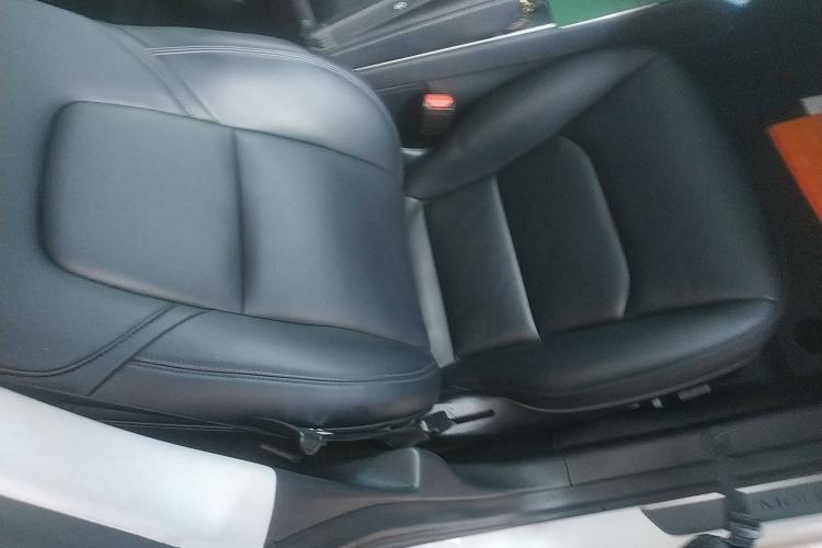 Used Tesla Model 3 2019 Performance High-Performance All-Wheel-Drive Version Right Front Seat