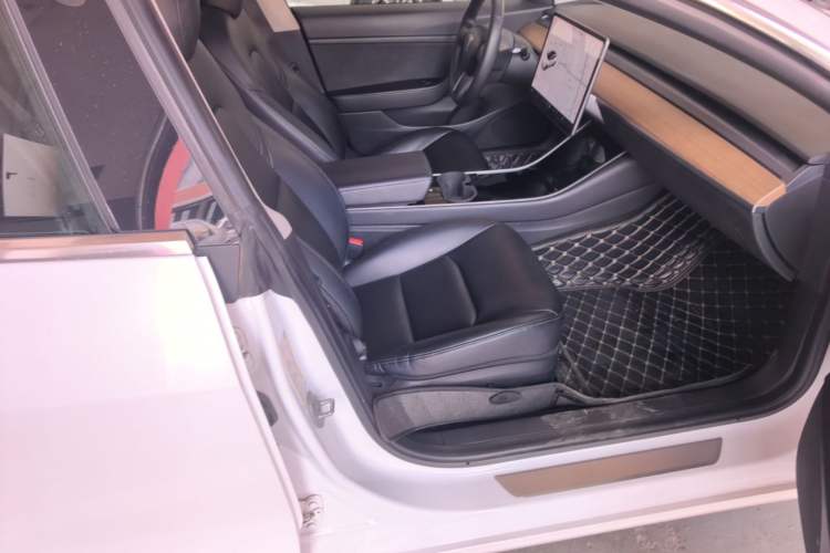 Used Tesla Model 3 2019 Standard Range Rear-Drive Upgraded Version Right Front Seat