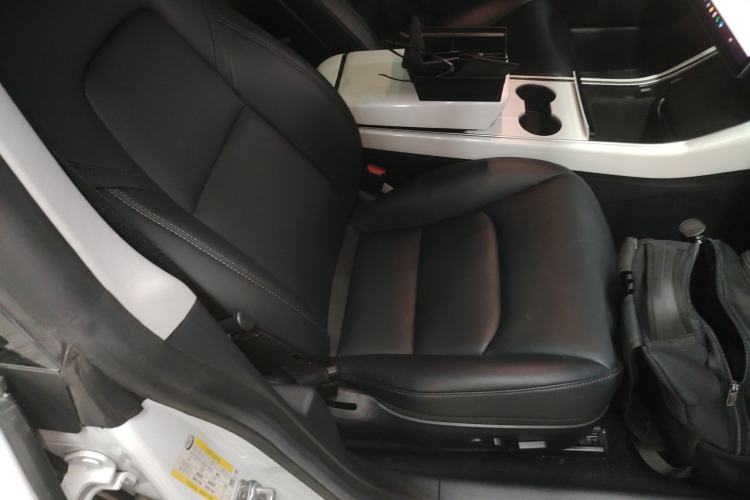 Used Tesla Model 3 2019 Standard Range Rear-Wheel Drive Upgraded Version (60 kWh) Right Front Seat