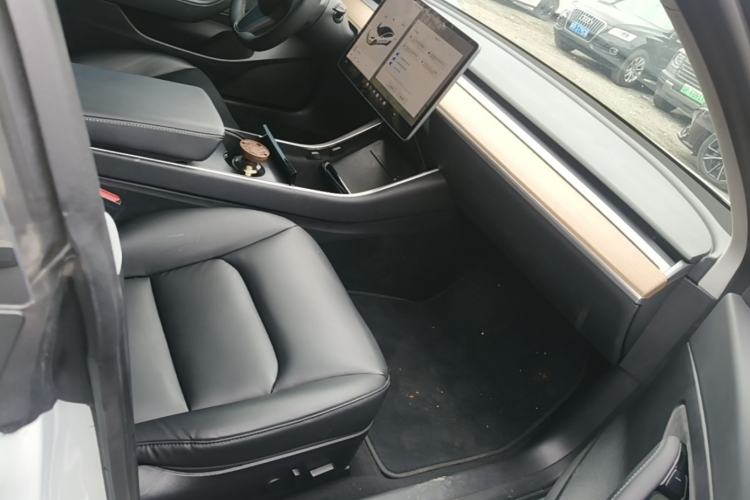 Used Tesla Model 3 2019 Standard Range Rear-Drive Upgraded Version Right Front Seat