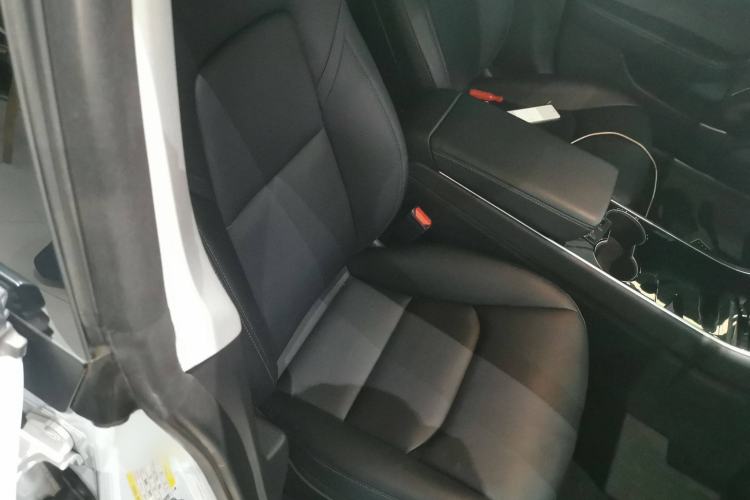 Used Tesla Model 3 2019 Long-Range All-Wheel-Drive Version Right Front Seat