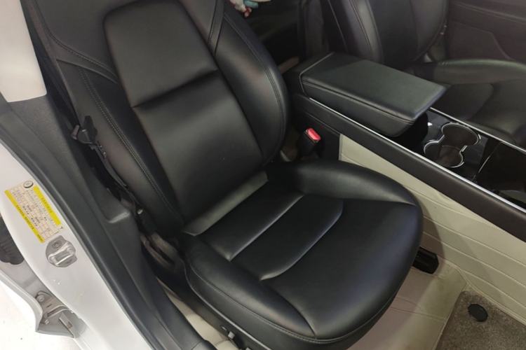 Used Tesla Model 3 2019 Long-Range Rear-Wheel-Drive Version Right Front Seat