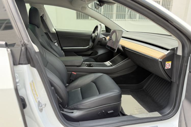 Used Tesla Model 3 2019 Long-Range All-Wheel-Drive Version Right Front Seat