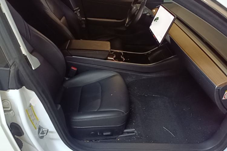 Used Tesla Model 3 2019 Long-Range Rear-Wheel-Drive Version Right Front Seat