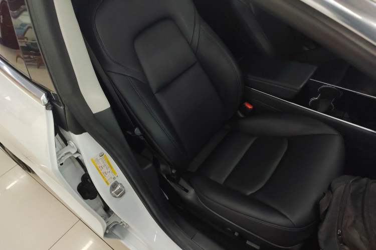 Used Tesla Model 3 2019 Standard Range Rear-Wheel Drive Upgraded Version (52 kWh) Right Front Seat