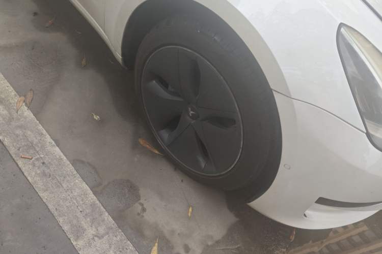 Used Tesla Model 3 2019 Standard Range Rear-Drive Upgraded Version Right Front Wheel Hub