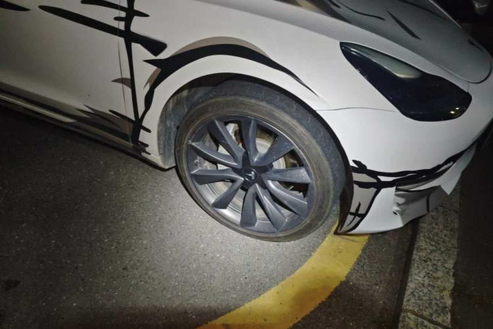 Used Tesla Model 3 2019 Long-Range Rear-Wheel-Drive Version Right Front Wheel Hub